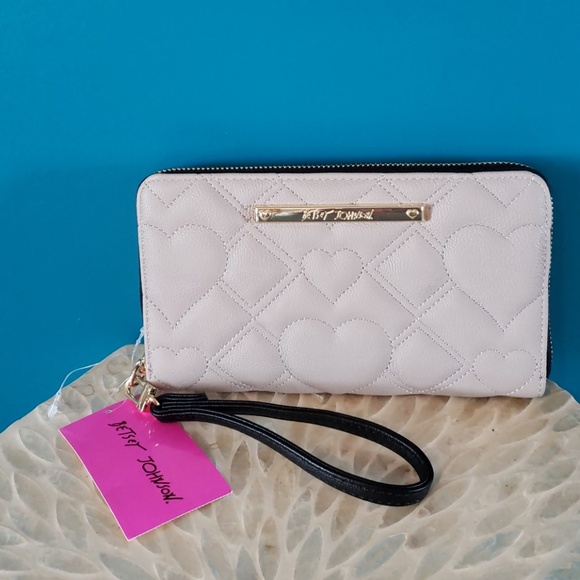 Betsey Johnson Handbags - Betsey Johnson Quilted Wallet
